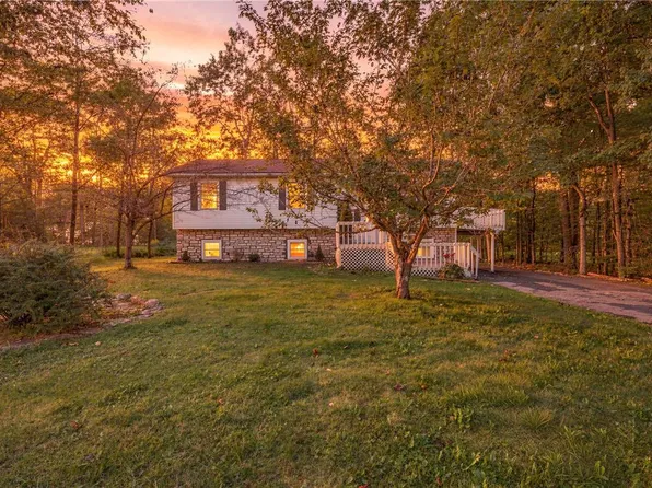 5108 Derby Rd, Tobyhanna, PA 18466