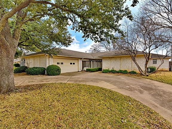 2nd image of 1805 Waterwood Dr