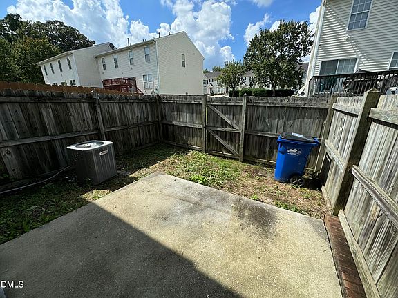 5th image of 4804 Tanglewood Oaks St