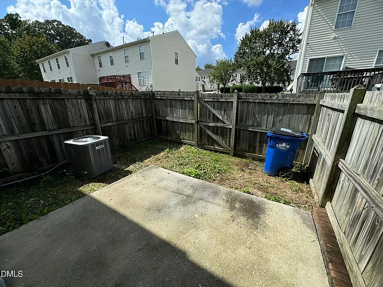 4804 Tanglewood Oaks St — Photo 5