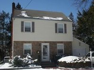 12 Brookview Ter, Bergenfield, NJ 07621