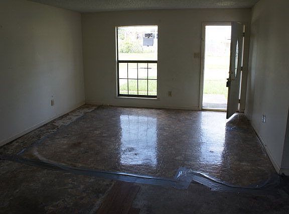 3rd image of 3610 Thomas Dr