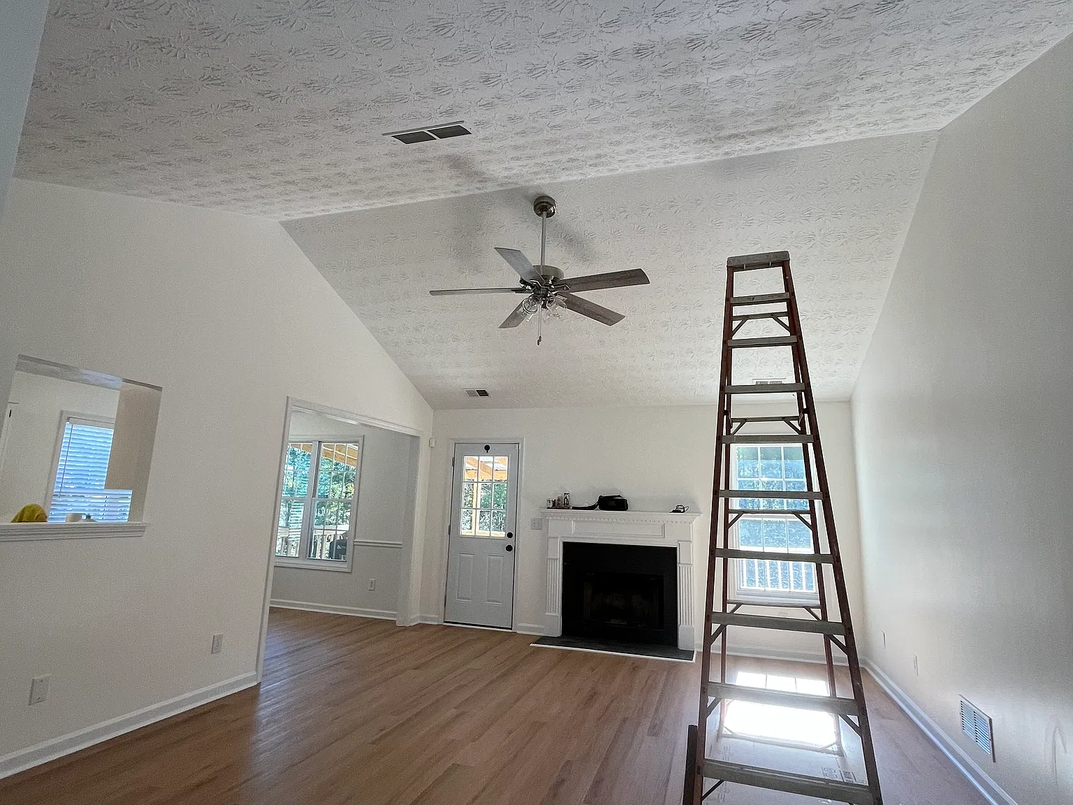3 bed, $2,400 — Photo 3
