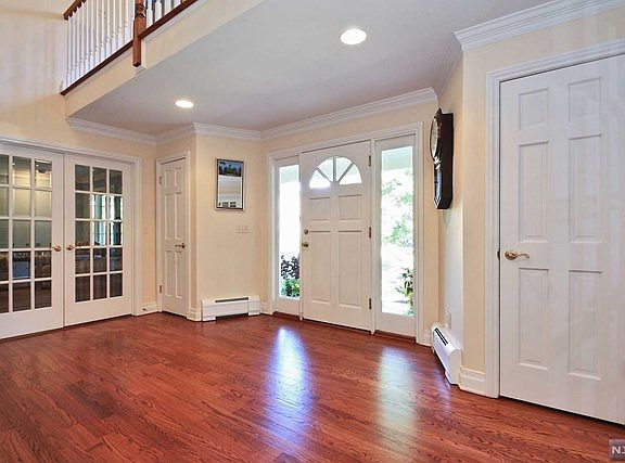 3rd image of 386 Lavelle Ct