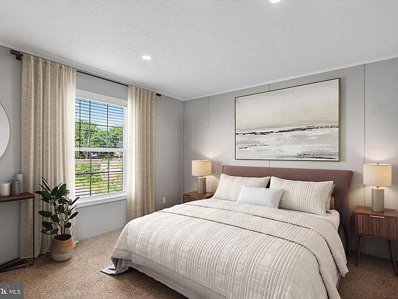 4th image of 77 Circle Dr