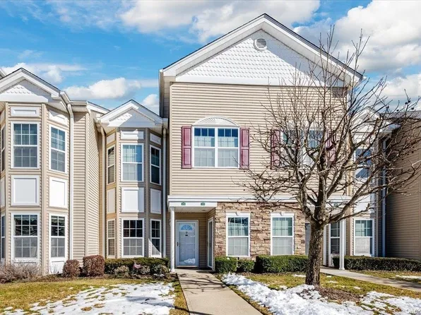 292 Spring Drive #292, East Meadow, NY 11554