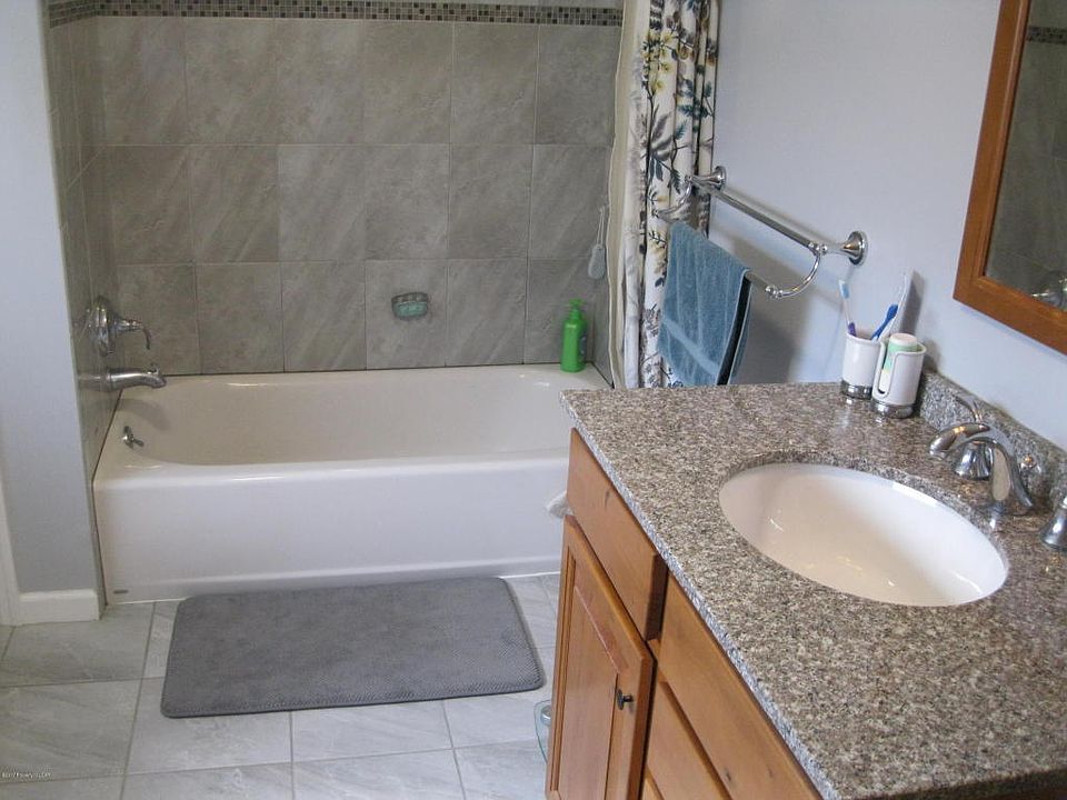 2nd image of 232 Delaware Ave