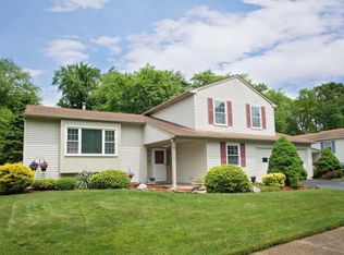 11 Colonial Ct, Howell, NJ 07731