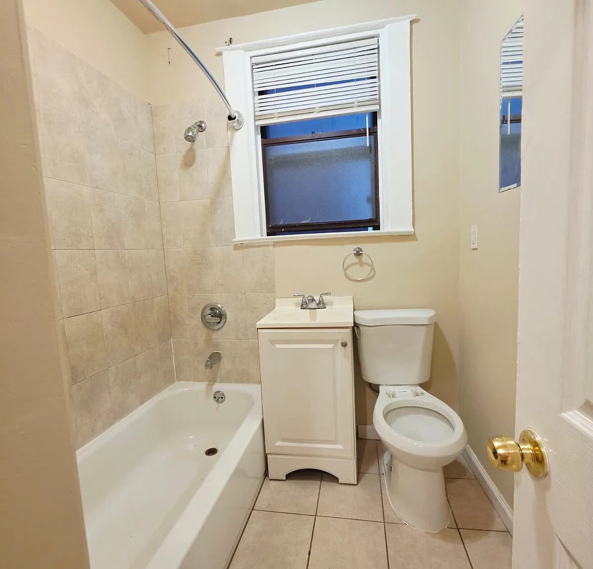 2 bed, 800 sqft, $1,950 — Photo 4