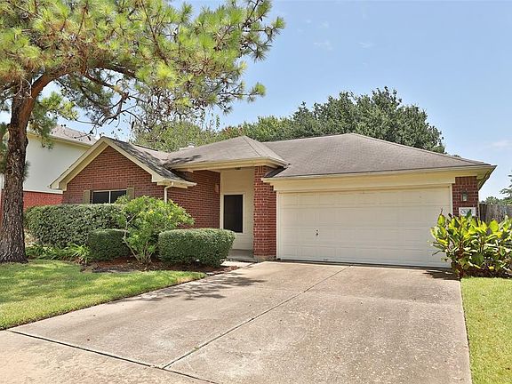 3rd image of 3010 Texas Oak Dr