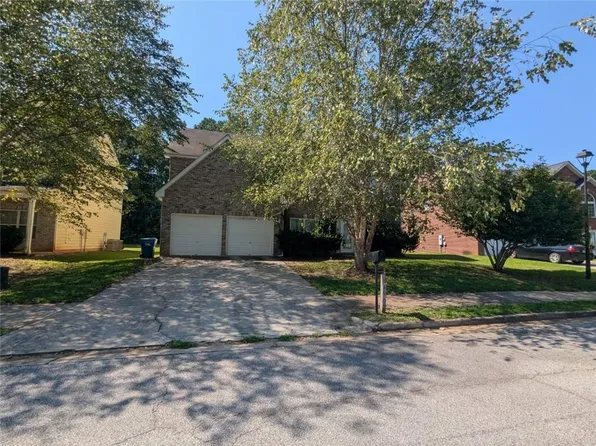 4965 Locherby Dr, Fairburn, GA 30213
