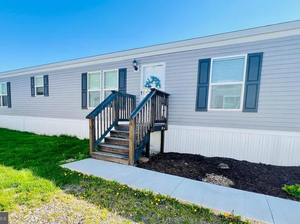 411 Eckard Cir, Winchester, VA 22602