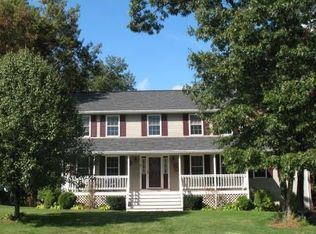 3 Horseshoe Ln, Clinton, MA 01510