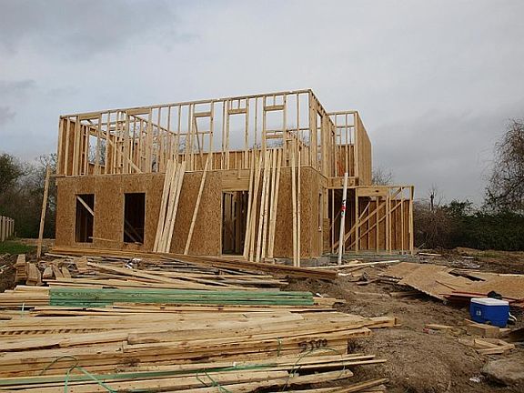 3rd image of 1602 Scenic Meadow Ct