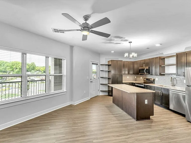 Spacious 2-Bedroom Apartment - Sixty16 Apartments Shawnee, KS