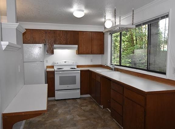 Kitchen w/ window