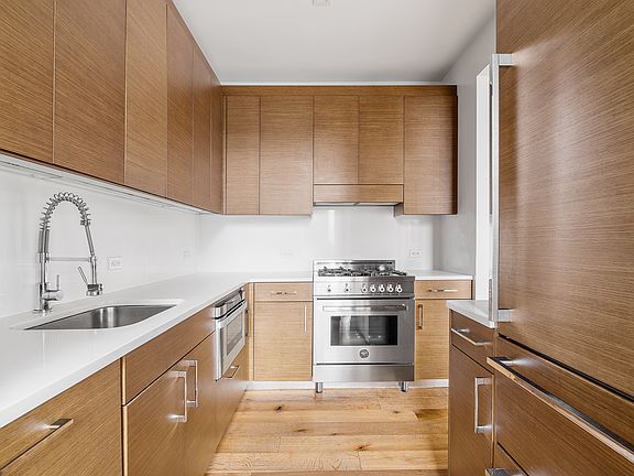 5th image of 325 Lexington Ave APT 24C