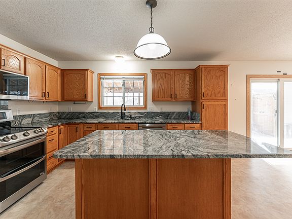 2nd image of 401 E 12th Ave