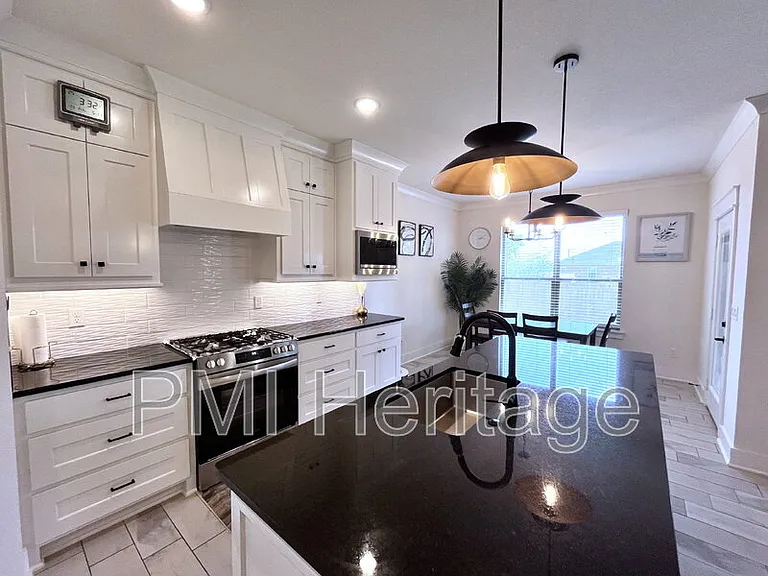 2061 Larry Ln — Photo 9