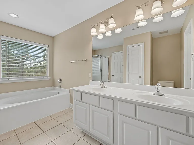 20319 Arbolada Green Ct — Photo 16