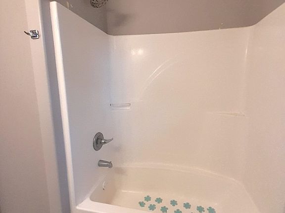 5th image of 1141 N Washington St