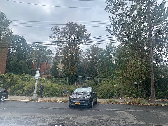 5th image of 128 Central Ave