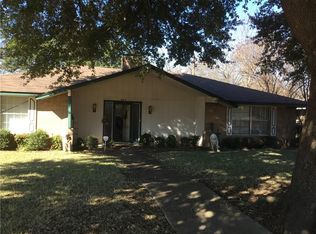 937 Sprucewood Dr, Lancaster, TX 75146