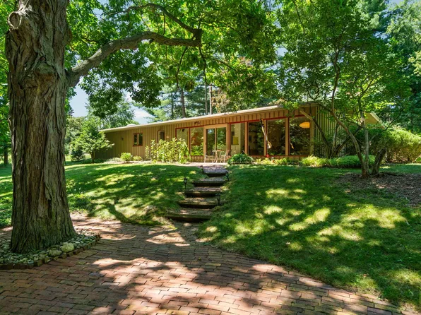 2805 Byington Blvd, Ann Arbor, MI 48105