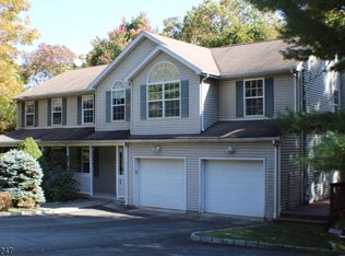 18 Overlook Dr, Denville, NJ 07834