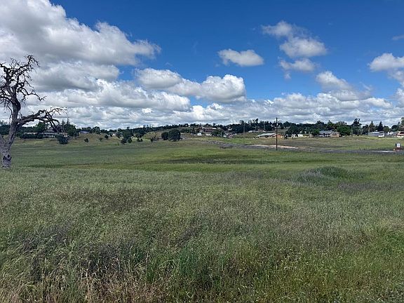 2nd image of 3084 Little John Rd