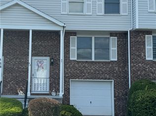 82 Jordache Ln, Spencerport, NY 14559