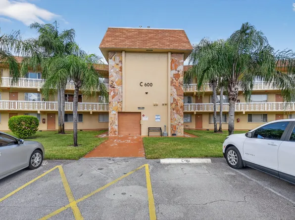 600 Village Green Court #322, Palm Springs, FL 33461