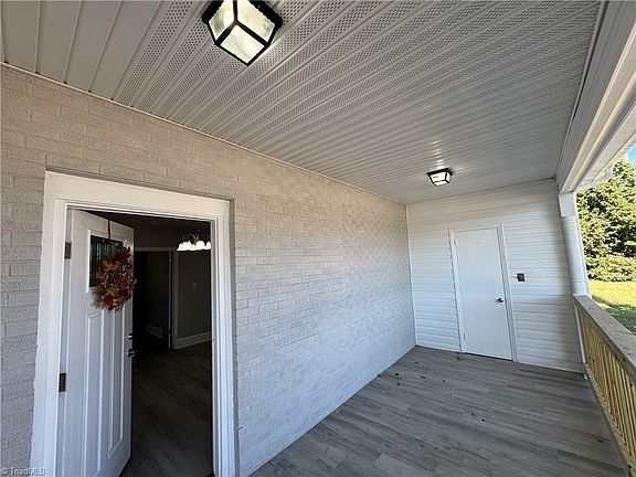 5th image of 293 Winston Rd