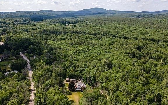 5th image of 299 Sterling Rd