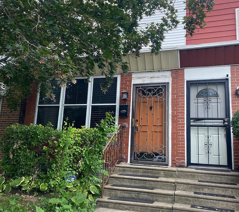 1st image of 2646 S 72nd St