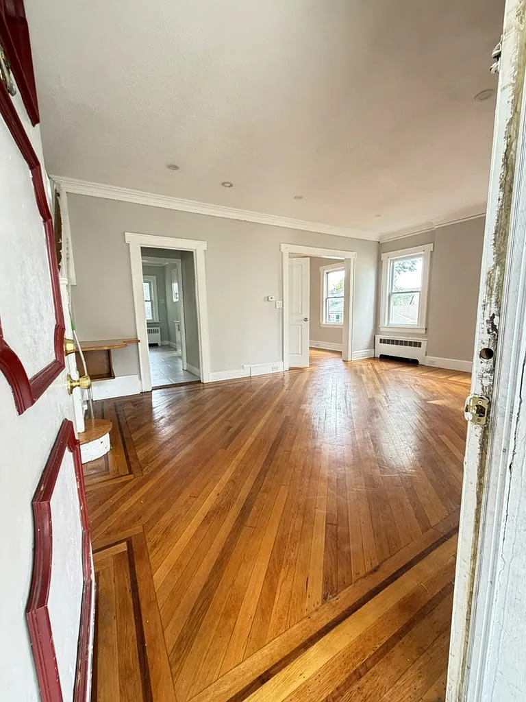 4 bed, $3,600 — Photo 3