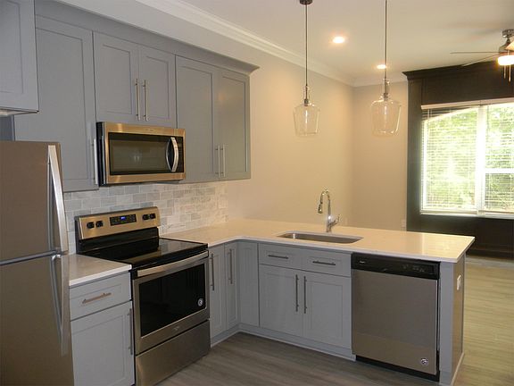 3rd image of 1106 Cottontown Manor Dr APT 202