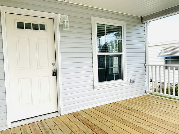 4th image of 200 Forest Dr #T40u17