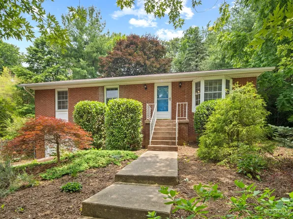 208 Melody Cir, Swannanoa, NC 28778