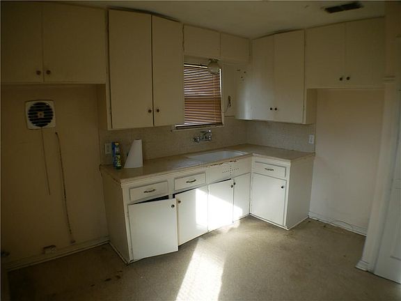 5th image of 4033 Verner Dr
