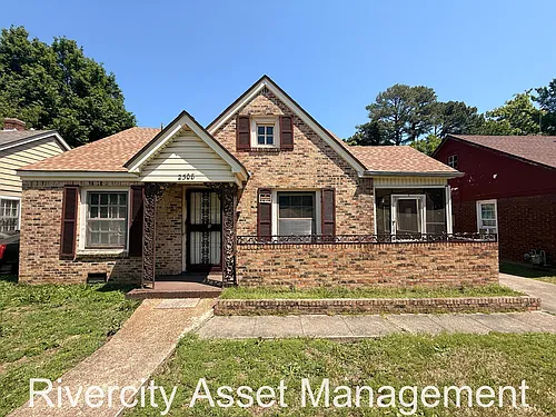 2308 Larose Ave Photo 1