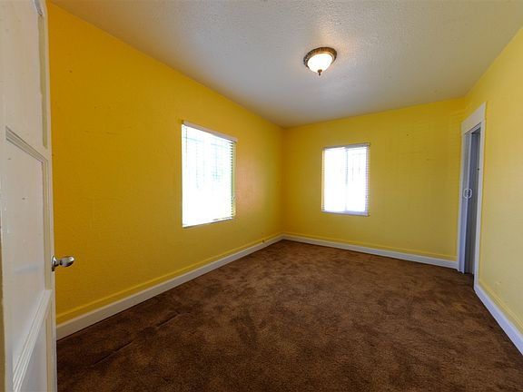 5th image of 1213-15 Hoover Ave