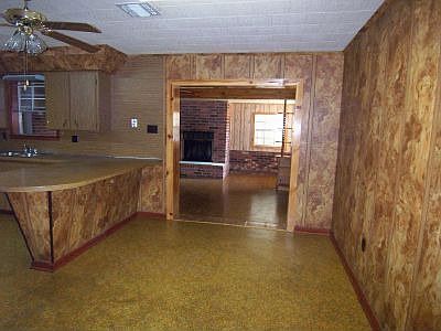 4th image of 2117 Midland Dr