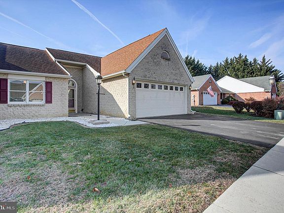 4th image of 1212 Brandon Dr