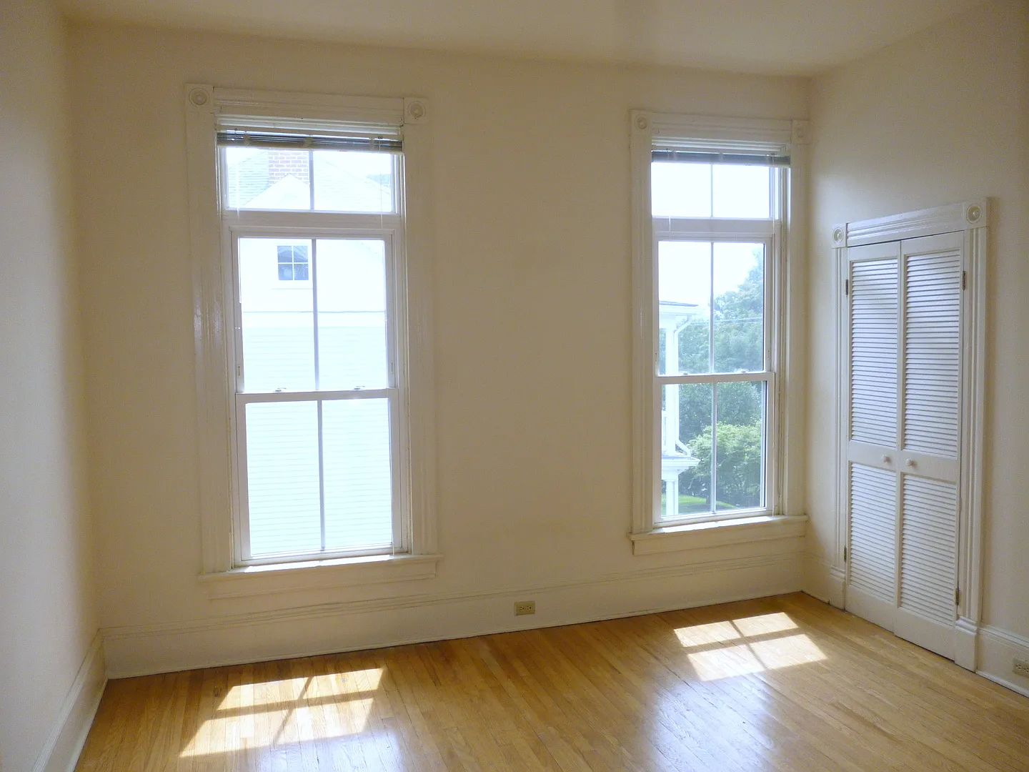 1121 Wertland Street — Photo 2