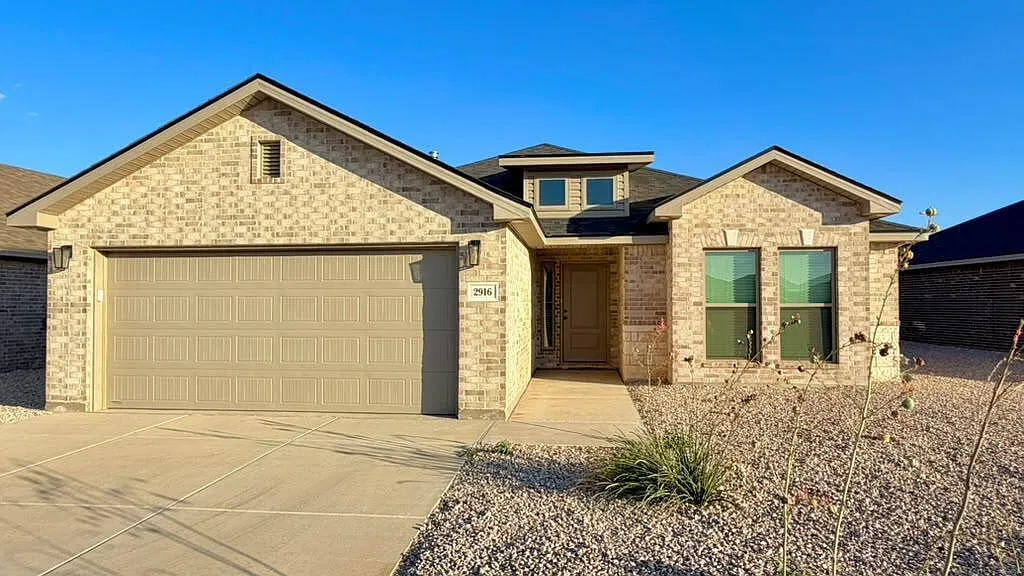 3 bed, 2.0 bath, 1711 sqft, $2,600 — Photo 1