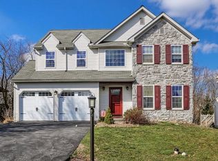1689 Pioneer Rd, Lancaster, PA 17602