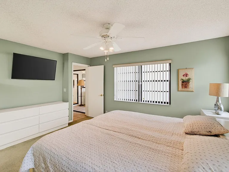 5851 Parkwalk Dr — Photo 45