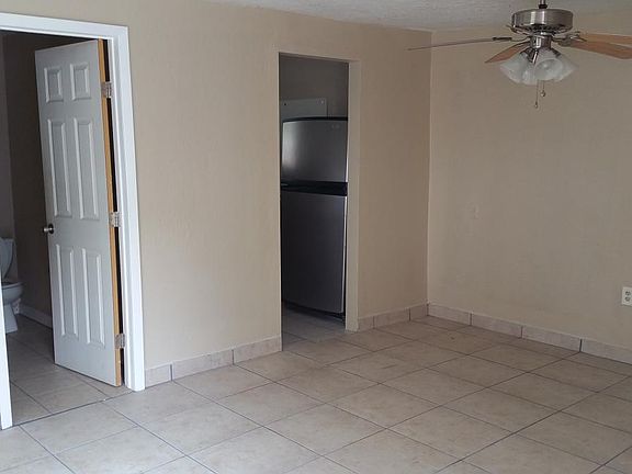2nd image of 3200 Missouri St