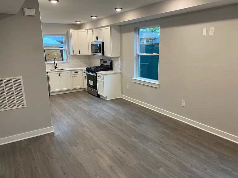 113 Carteret St #A — Photo 3